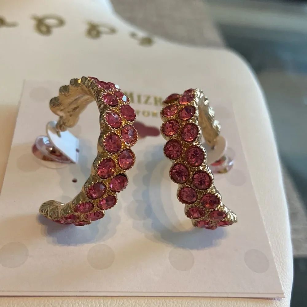 Isaac Mizrahi NWT semi loop earrings light pink and gold color
